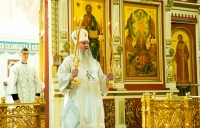 Митрополит Артемий совершил Божественную литургию в Великую Субботу в главном соборе края