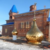 Установлены купола с крестами на строящийся храм в Переяславке