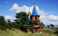 Золотые купола украсили храм села Маяк