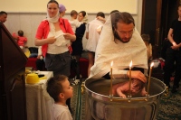 Крещением завершился цикл бесед о Православии для семейного клуба «Вера, Надежда и Любовь»