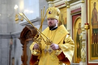 В Неделю 19-ю по Пятидесятнице митрополит Владимир совершил Божественную литургию в Спасо-Преображенском кафедральном соборе