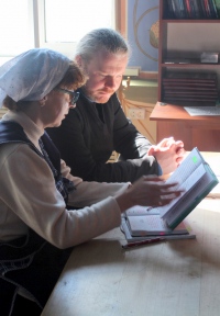 В Покровском храме проходит индивидуальное обучение церковному чтению