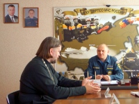 Настоятель Покровского храма встретился с руководителем Дальневосточных спасателей