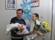 Семью прихожан Свято-Иннокентьевского храма поздравили с рождением девятого ребенка