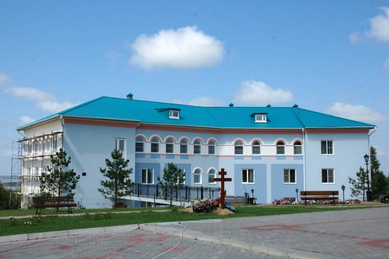 Сестринский корпус Свято-Петропавловского женского монастыря